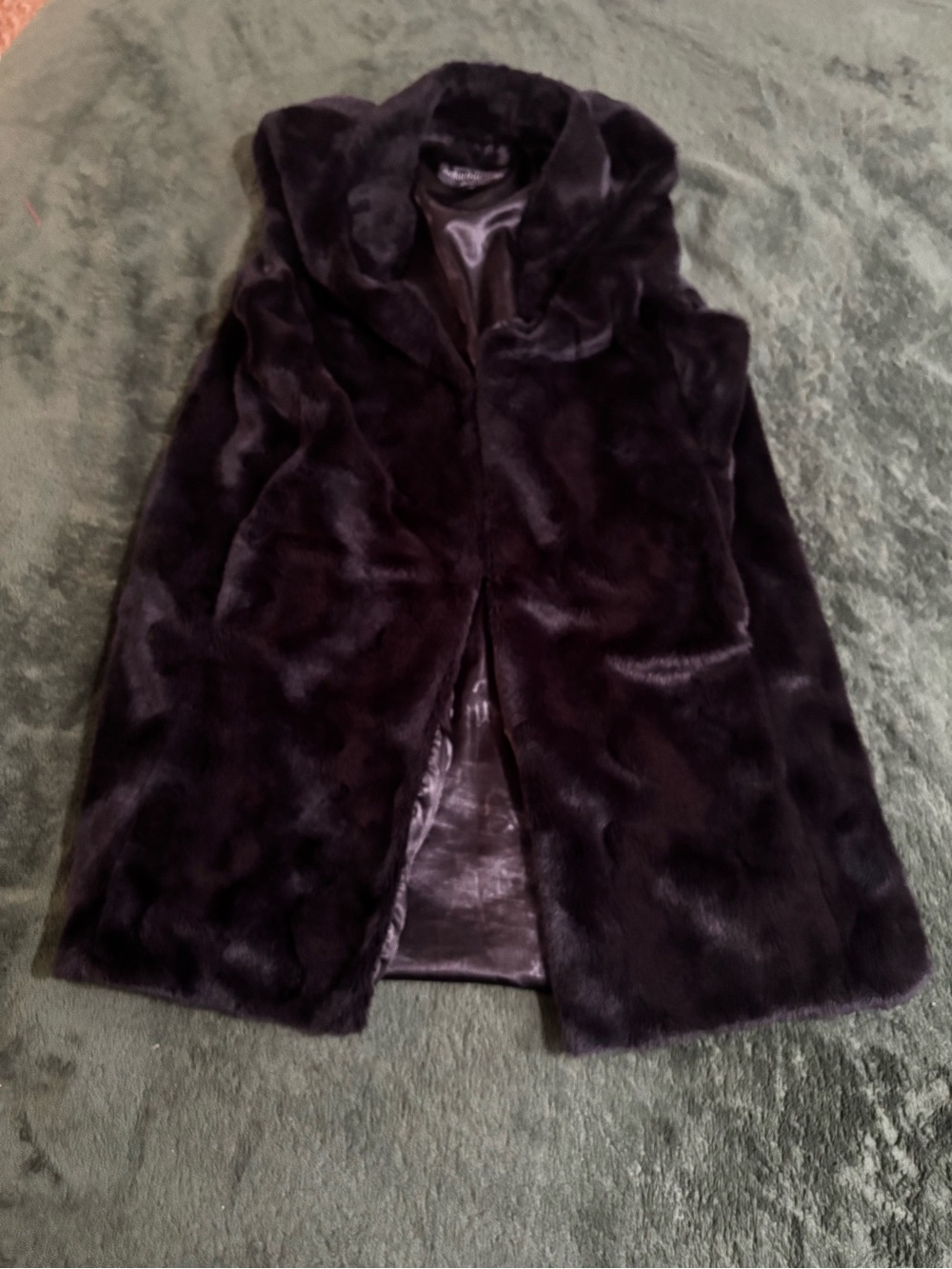 Donna Salyer’s Medium Mid Length Fabulous Furs Vest Faux Fur Black